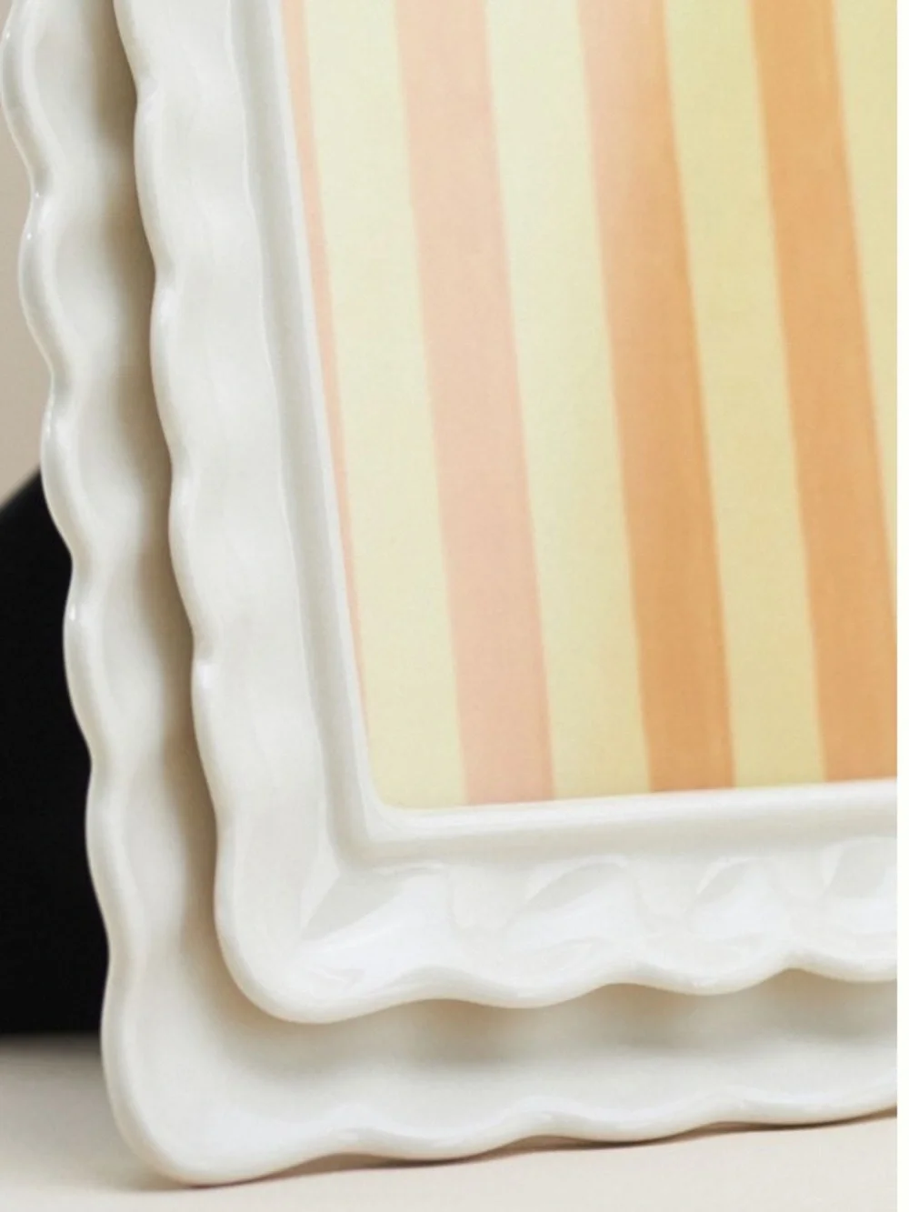 Anthropologie Philippa Scalloped Picture Frame NWT